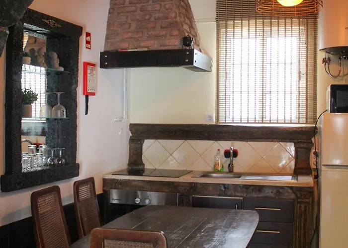 Casa Pe Na Areia Mosteiros (Azores)